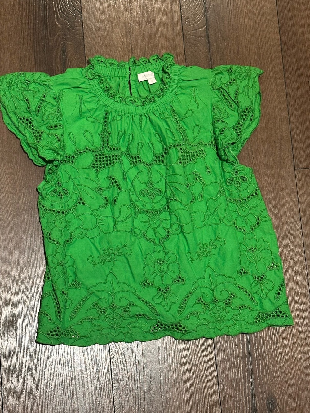 Women’s Eyelet Flutter Sleeve Top in Green
